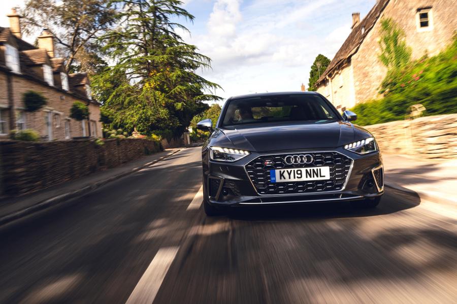  Audi S4 Sedan TDI (B9) 2019 года  (UK) (фото 4 из 27)